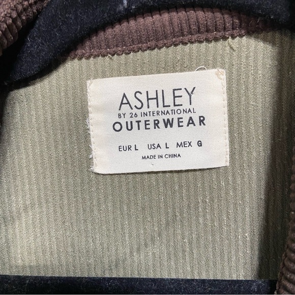 Shacket - Picture 2 of 3